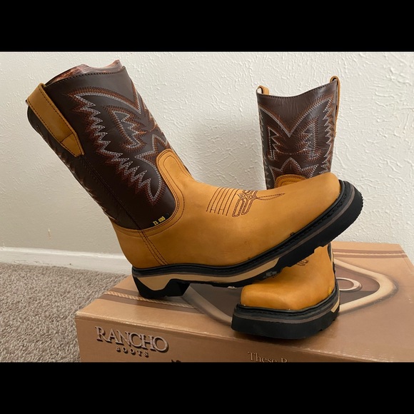 Boots - Picture 4 of 4